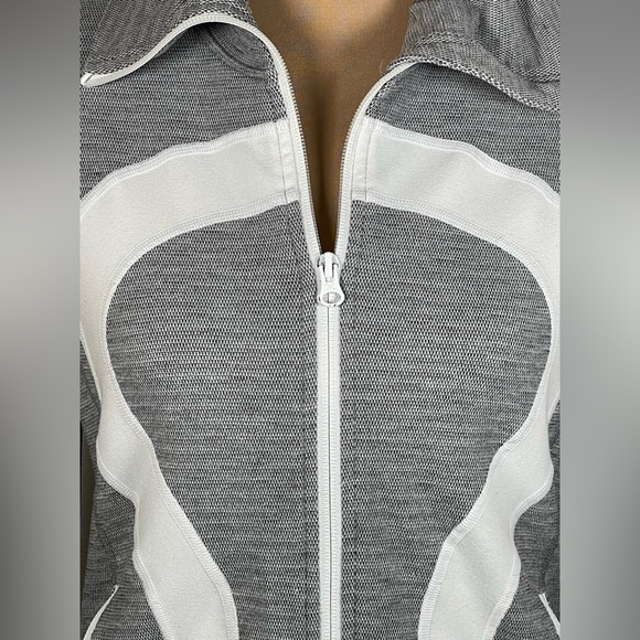Lululemon Funnel Neck Full Zip Jacket, Gray and White Size 6 - Picture 5 of 10
